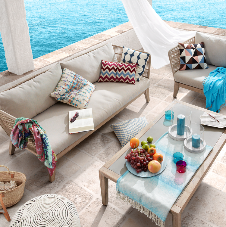 Outdoor Lounge