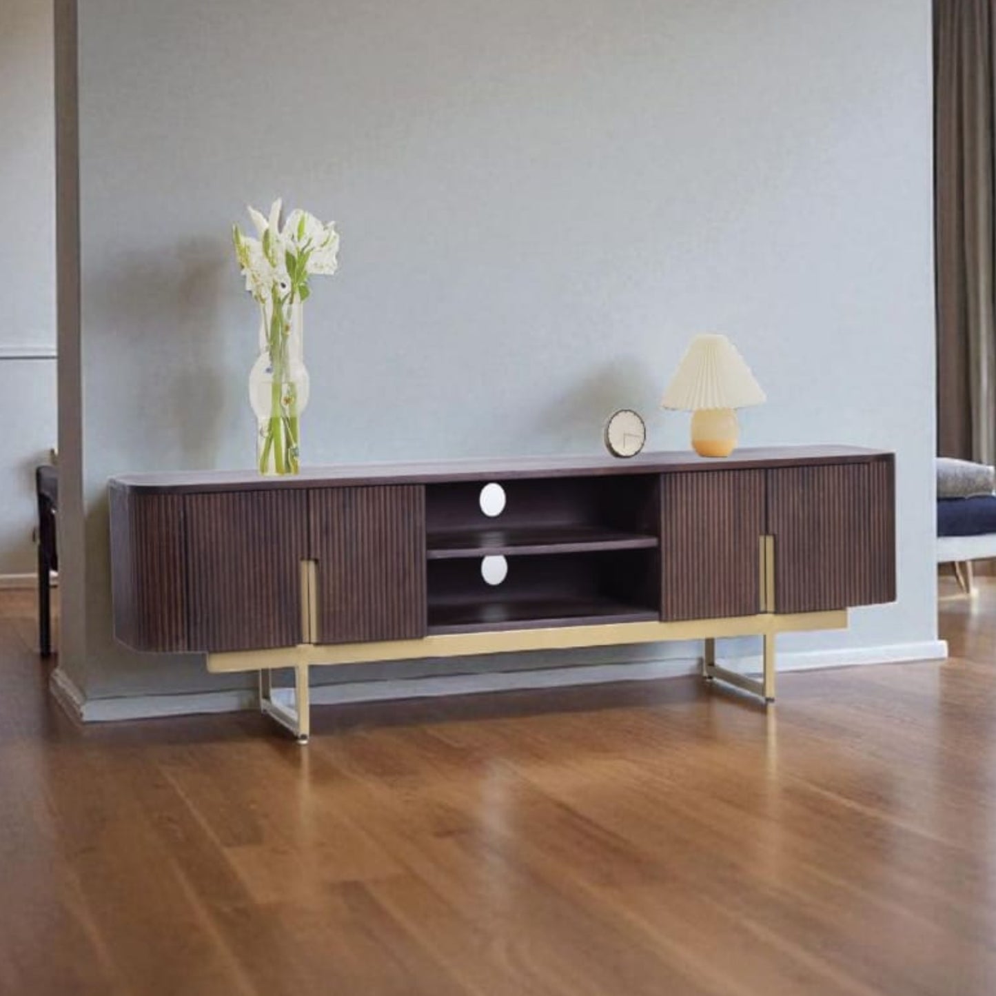 Sloane Entertainment Unit