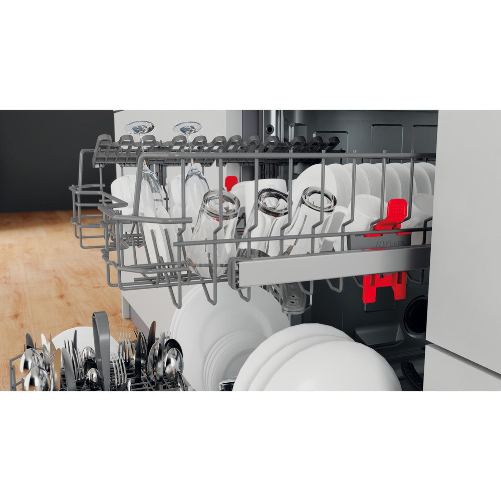Whirlpool 13 Place Setting Dishwasher - Silver - WFE2B19XSA