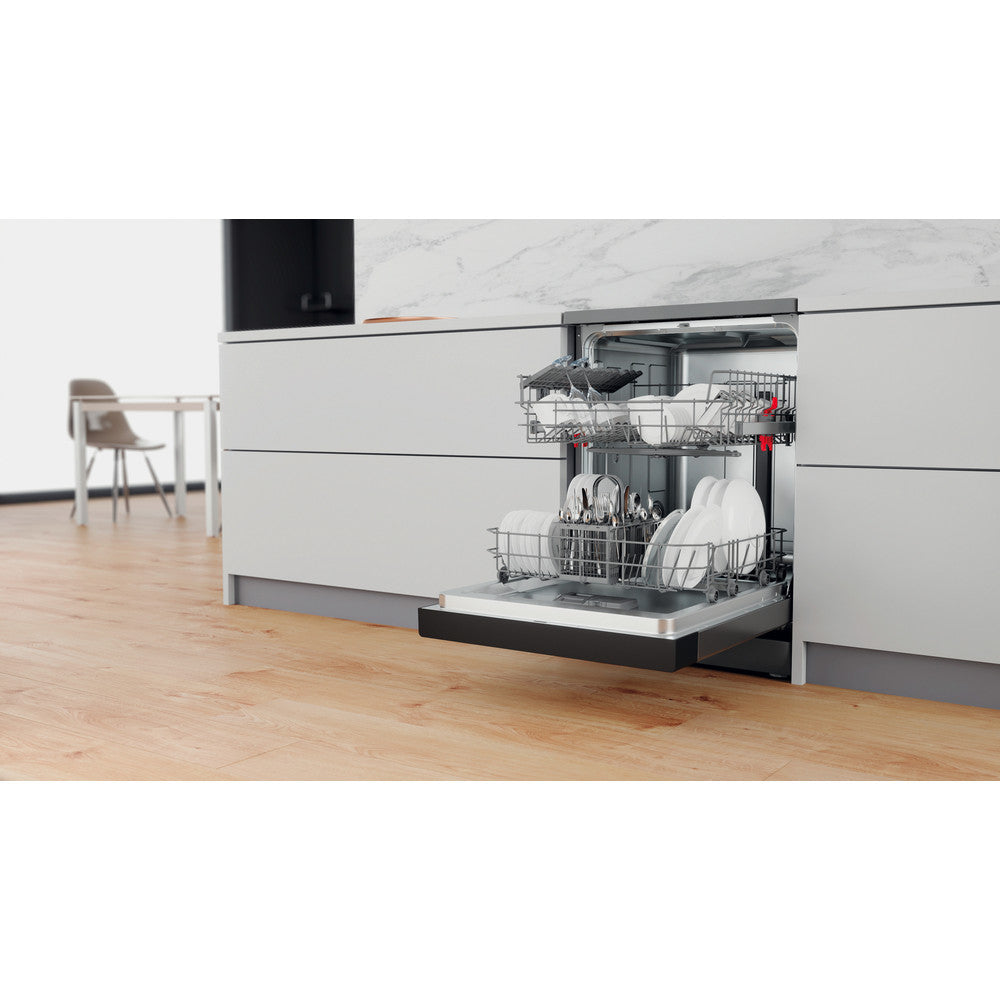 Whirlpool 13 Place Setting Dishwasher - Silver - WFE2B19XSA